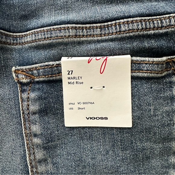 Vigoss MARLEY MIDRISE CUFF SHORT - MEDIUM WASH - Picture 6 of 6